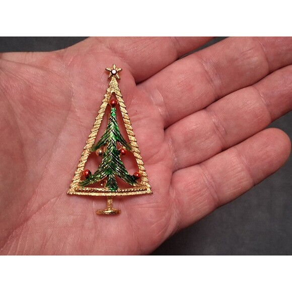 Vintage Christmas Tree Pin Gold Tone Red Glass Rhinestone - Picture 2 of 3